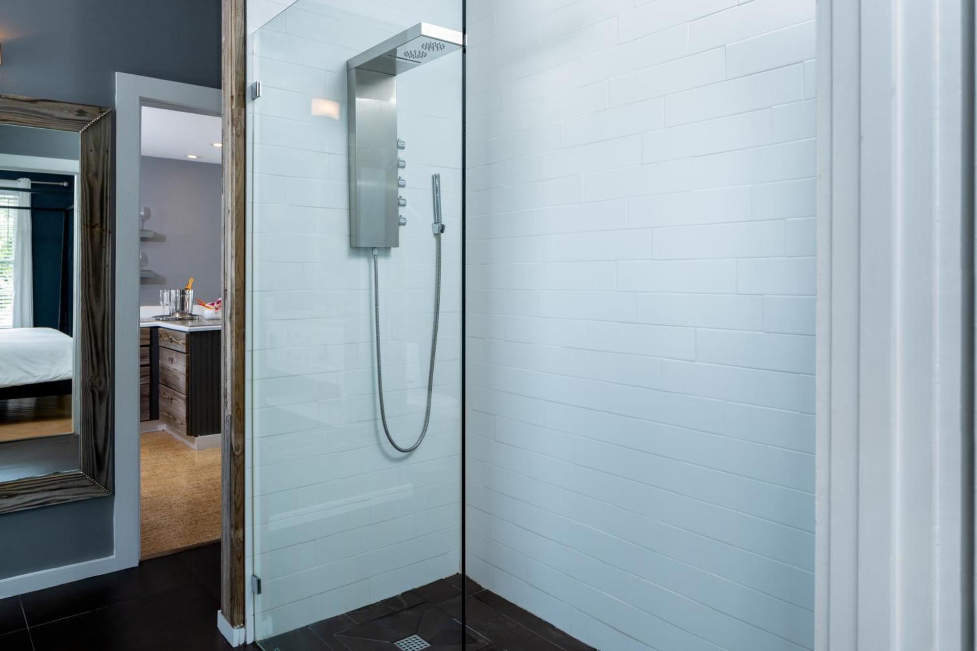 Alexander'S Guesthouse-Adult Exclusive, Lgbtq Friendly Key West Room photo