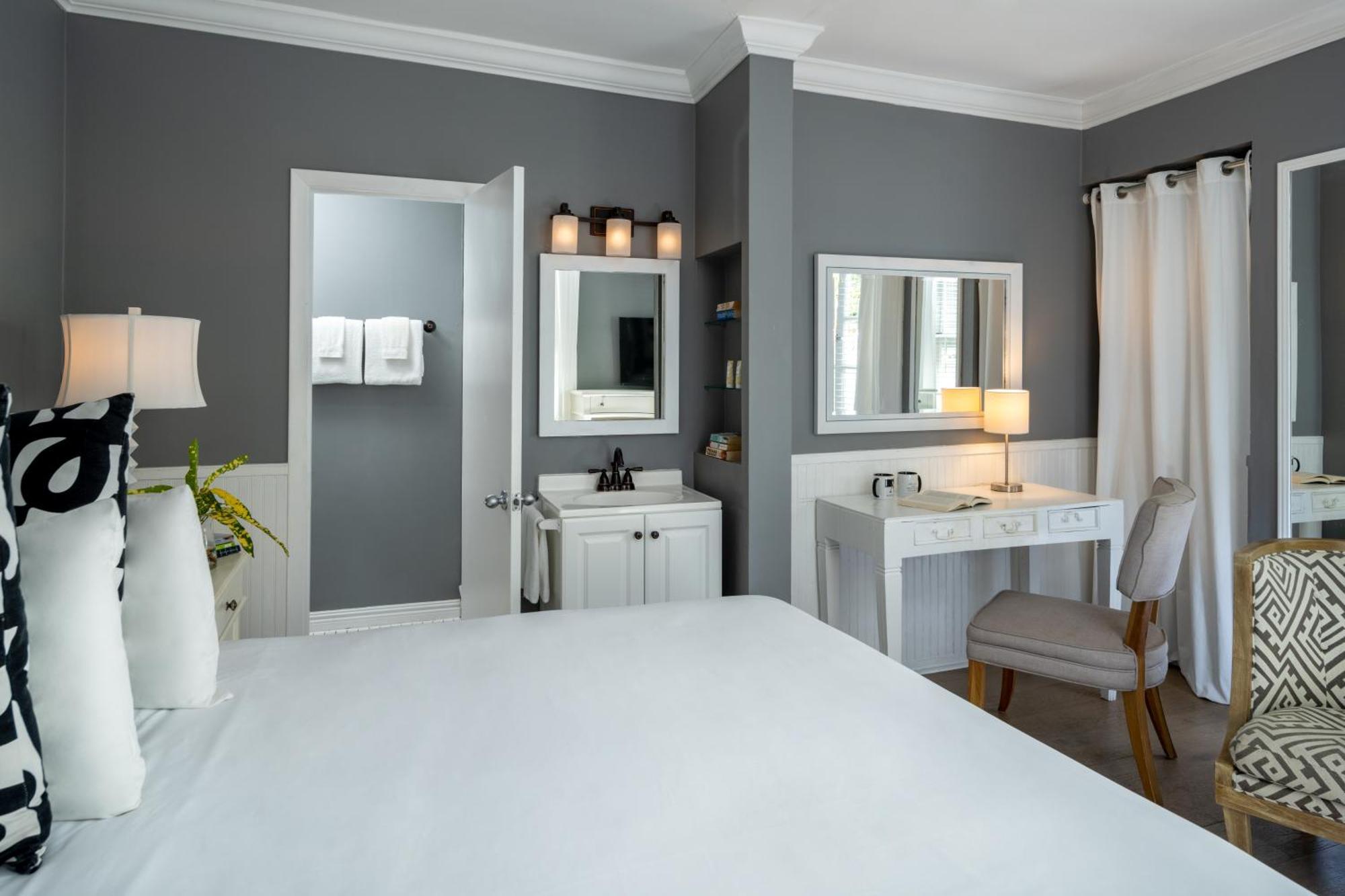 Alexander'S Guesthouse-Adult Exclusive, Lgbtq Friendly Key West Room photo