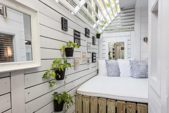 Alexander'S Guesthouse-Adult Exclusive, Lgbtq Friendly Key West Room photo